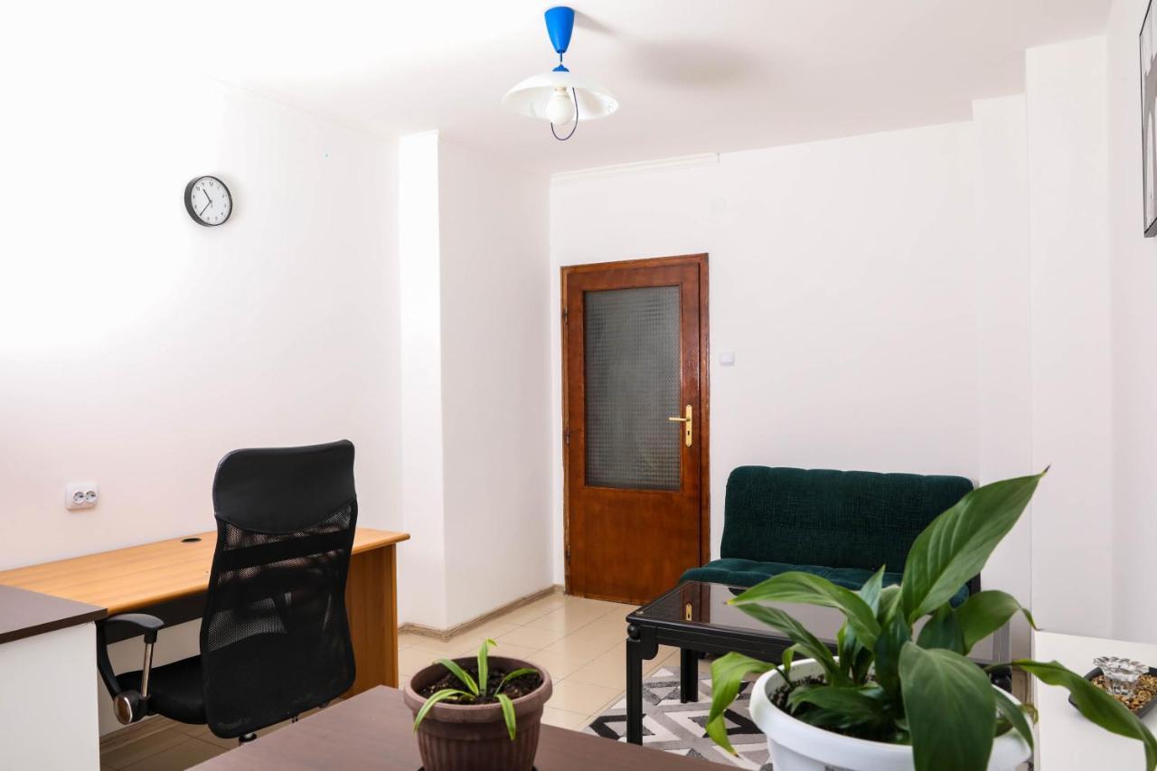 Krichim Apartments,Three-Bedroom, Large Apartment, Top Center Sofia Eksteriør billede