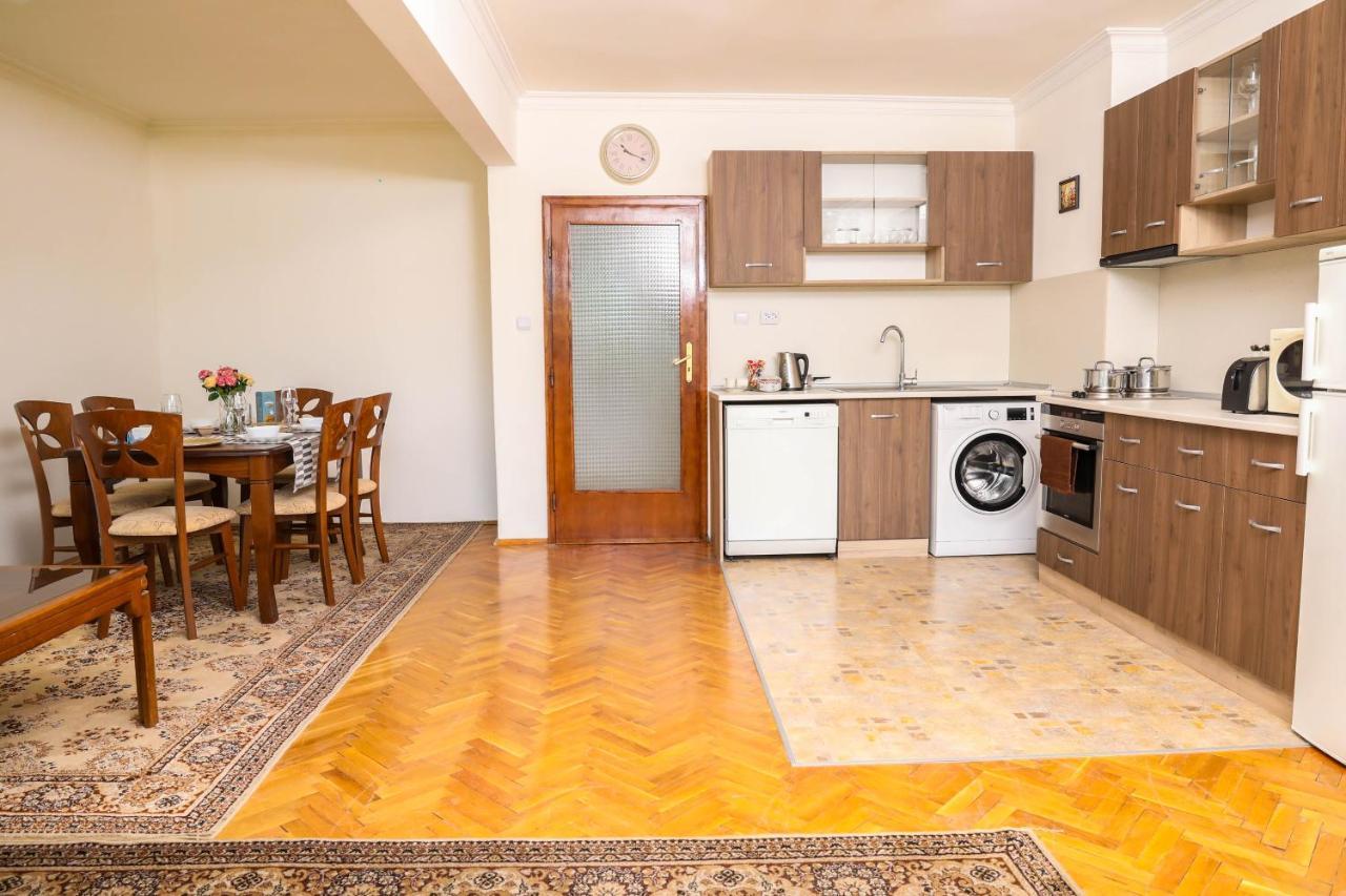 Krichim Apartments,Three-Bedroom, Large Apartment, Top Center Sofia Eksteriør billede