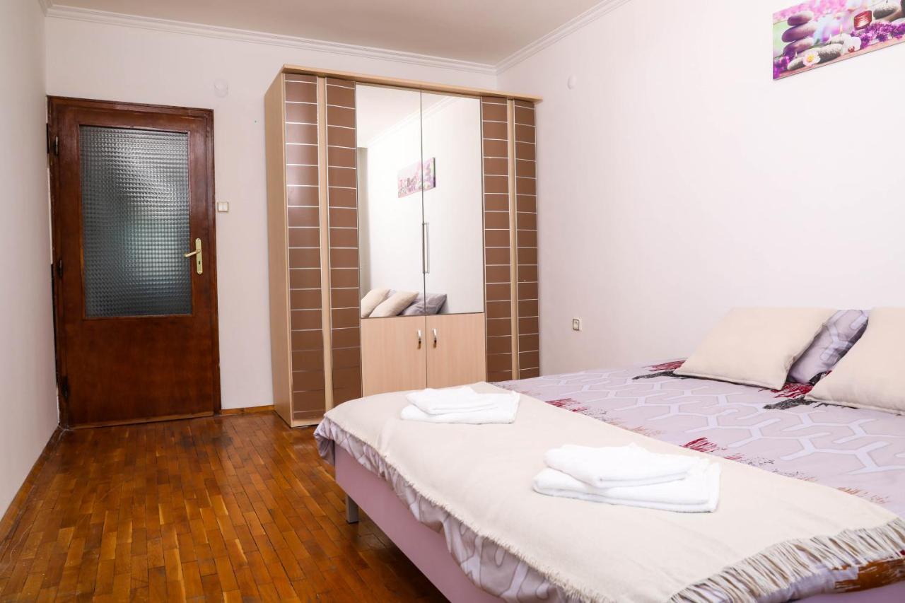 Krichim Apartments,Three-Bedroom, Large Apartment, Top Center Sofia Eksteriør billede